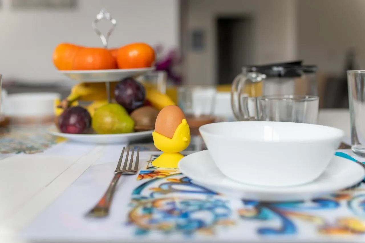 Sliema, Villa Savoia Luxury Apartment For 5 Guests Gzira