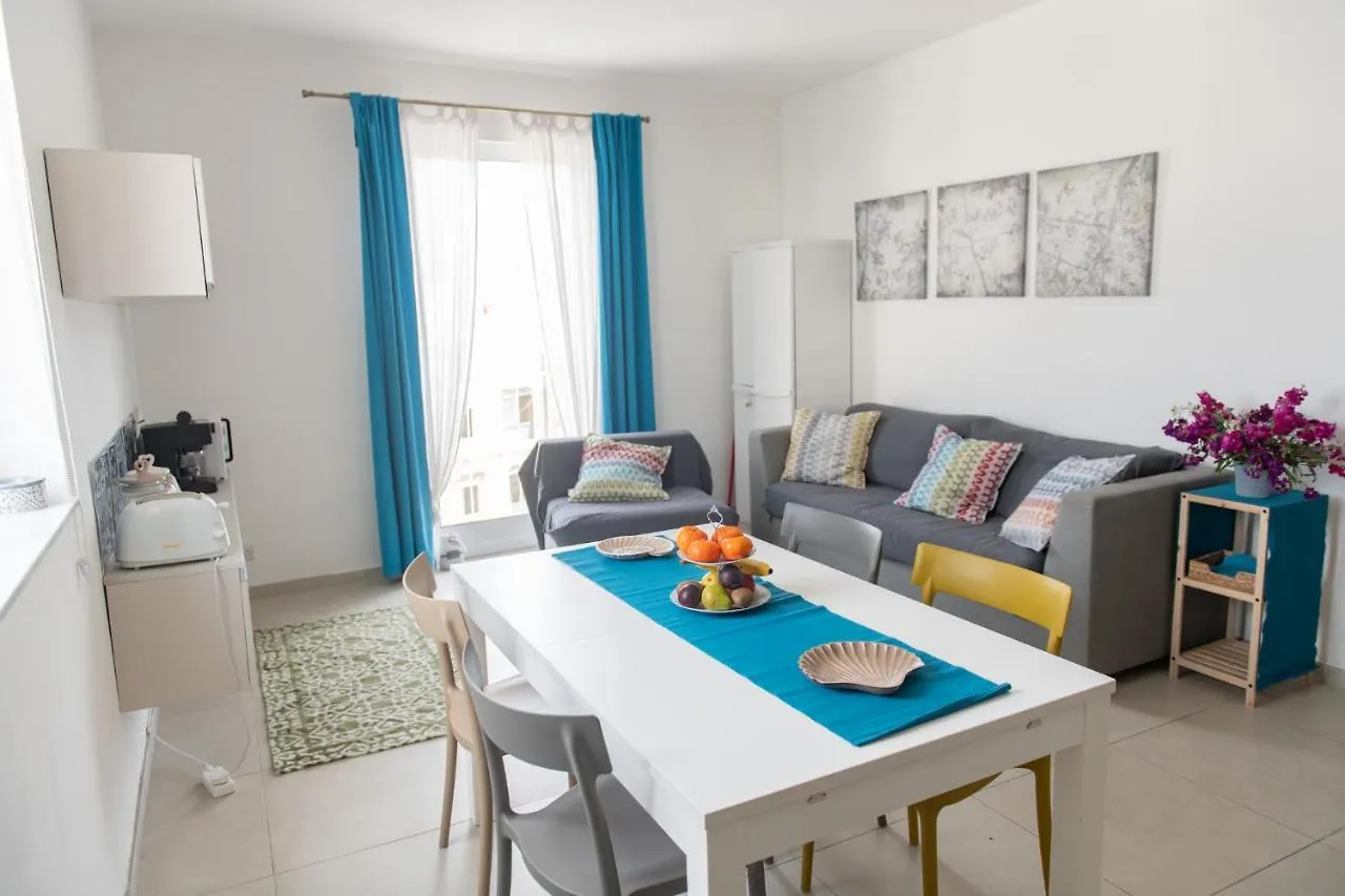 Sliema, Villa Savoia Luxury Apartment For 5 Guests Gzira