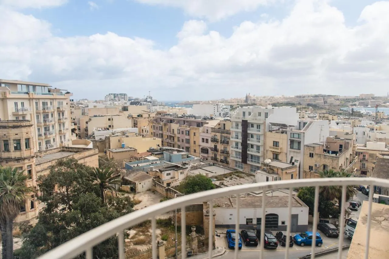 Sliema, Villa Savoia Luxury Apartment For 5 Guests Gzira
