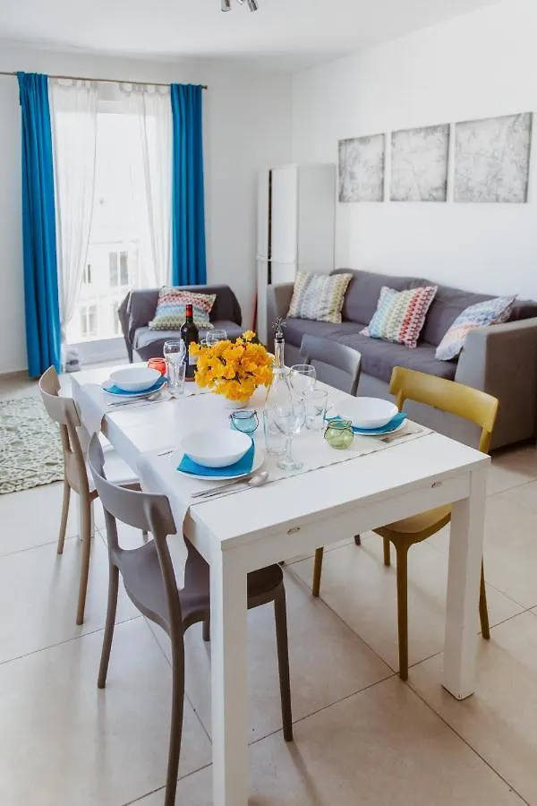 Sliema, Villa Savoia Luxury Apartment For 5 Guests Gzira Malta