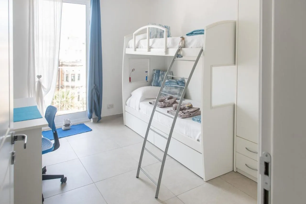 Sliema, Villa Savoia Luxury Apartment For 5 Guests Gzira