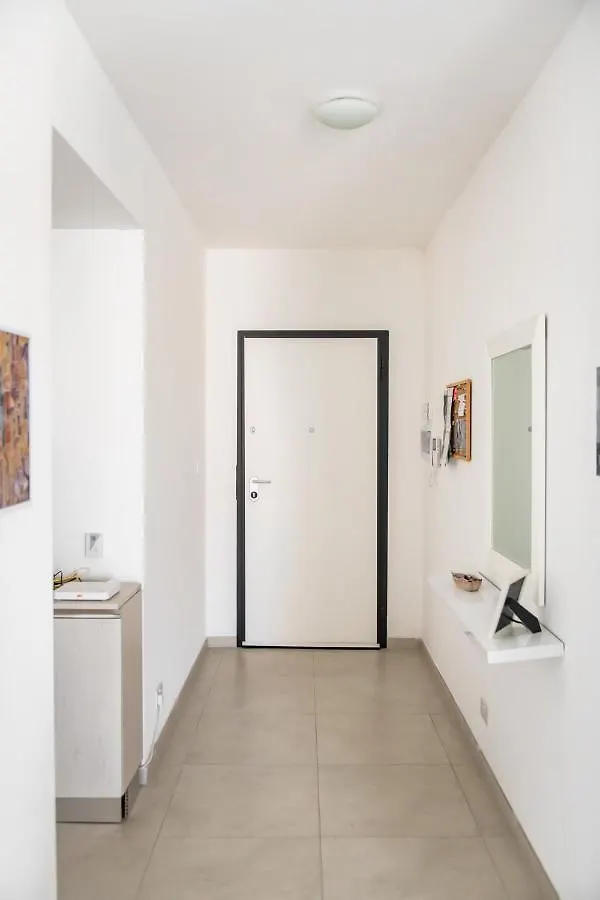 Sliema, Villa Savoia Luxury Apartment For 5 Guests Gzira