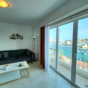 Seafront Beautifully Furnished 2 Bedrooms Gogzr-3 Gzira