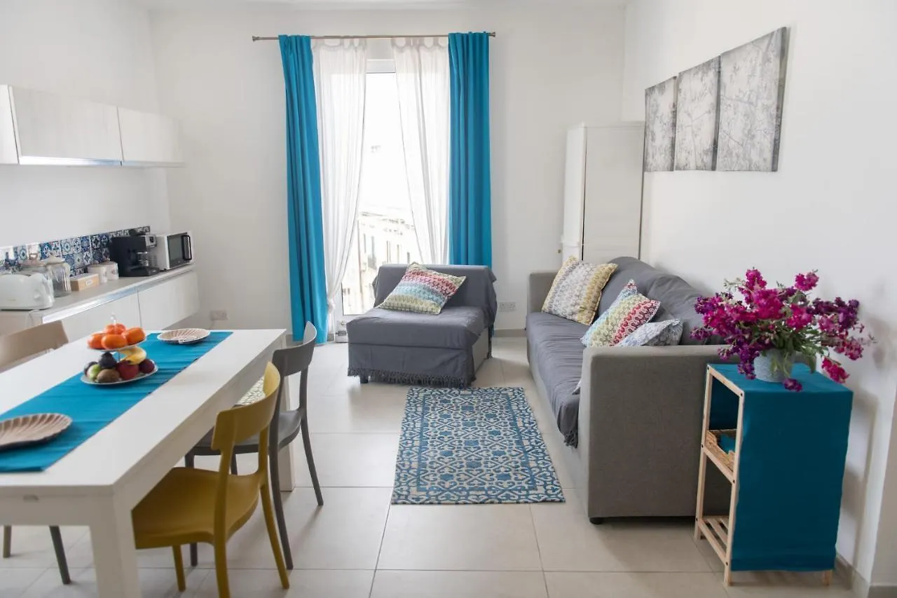 Sliema, Villa Savoia Luxury Apartment For 5 Guests Gzira